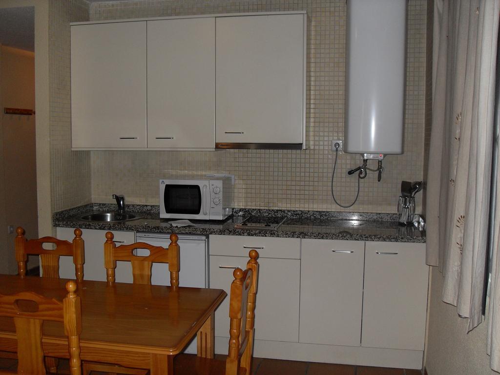 Apartamentos Habitat Zona Media Monachil Ruang foto